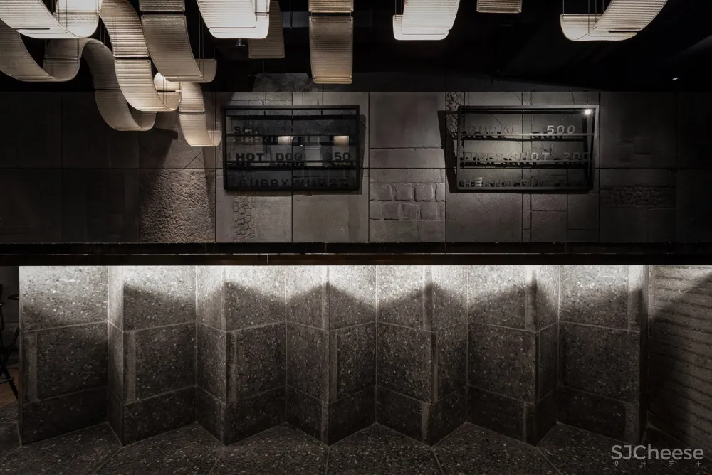 柏林酒吧，莫斯科 / Thilo Reich