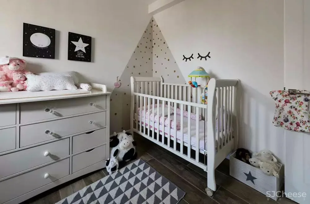 以色列:阳光洒遍的公寓/男孩子是蓝色,女孩子是粉色