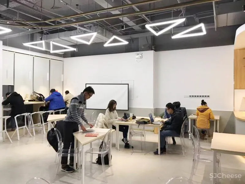 上海交通大学曦潮书店 / 思作设计工作室