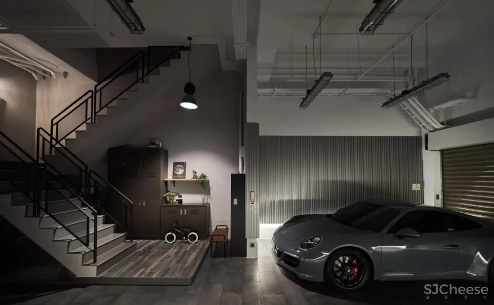 暗黑工业风，阁楼还能这样装？