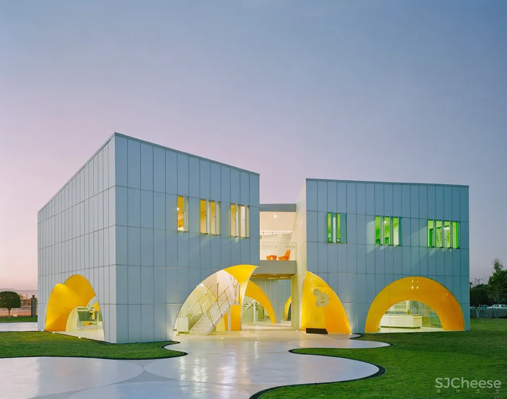 墨西哥雀巢集团创新实验室／Rojkind Arquitectos