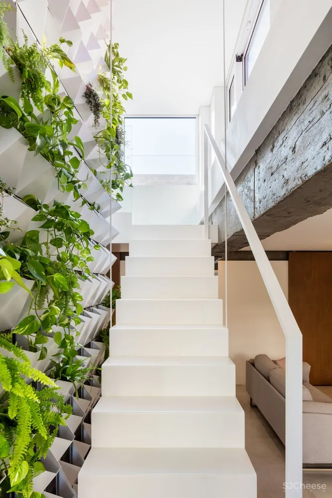 Loft Junghwa Dong / arcave