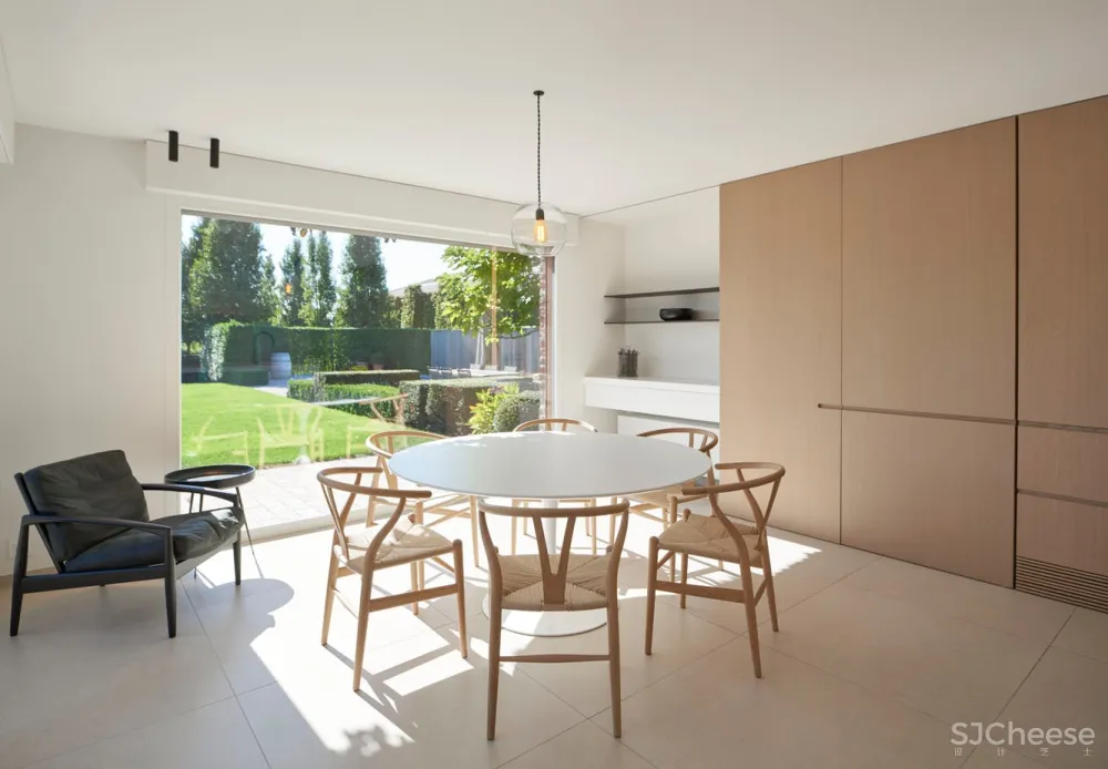 首发 | minus:比利时极简Roeselare住宅 首