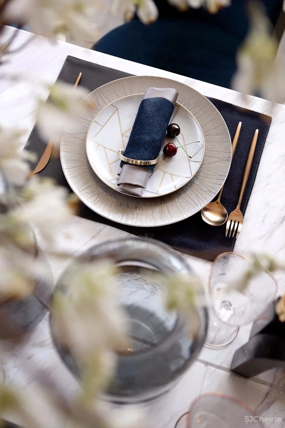 【YLH地产设计组】300 m²东方气韵的样板间设计方案 首