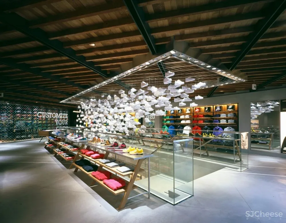 专为优衣库、Nike、LEXUS设计旗舰店,他的创意让人折服!
