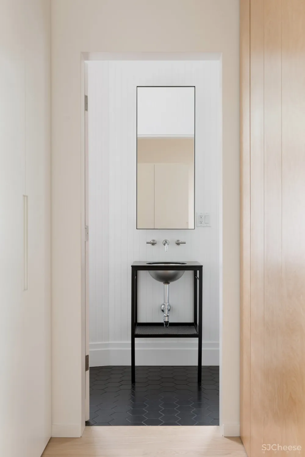 新作 | Campos Studio & Tom Chung Studio：为退休夫妇翻修的温哥华红豆杉屋