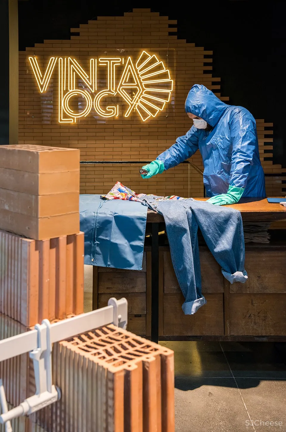 VINTALOGY服装店，马德里 / ENORME Studio