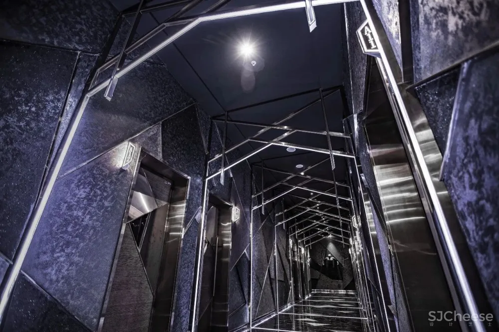 最新 | 新冶组：无锡M-KING KTV概念店 全景式巨幕KTV体验打造“M”娱乐主义新体验