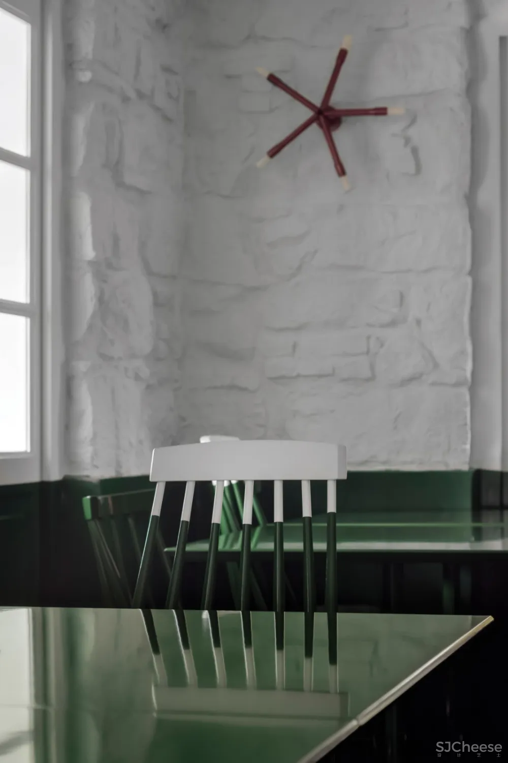 首发 | AK-A :雅典红绿撞色工业风 Atene餐厅