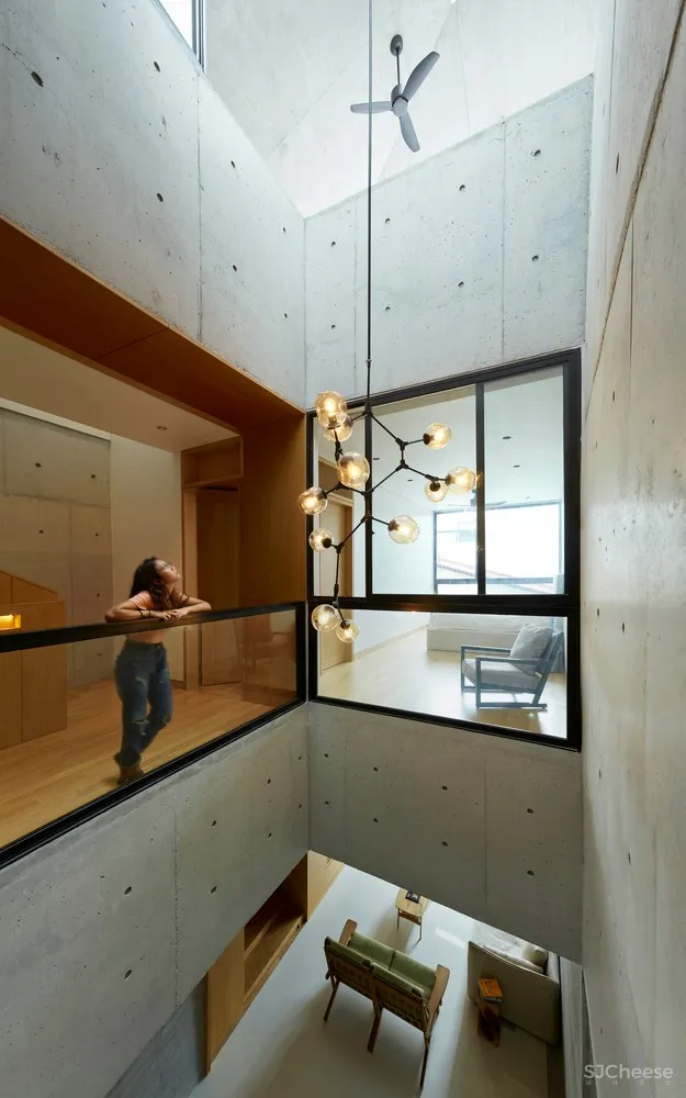 新加坡楔形屋顶混凝土住宅/AKDA Architects