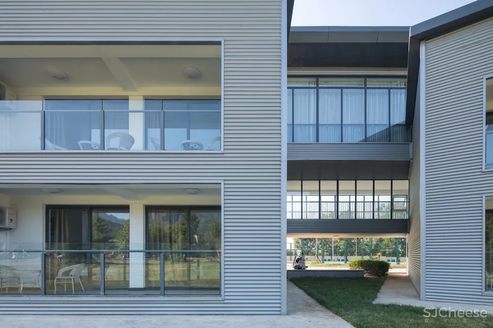 植物园专家公寓 / 土木石建筑