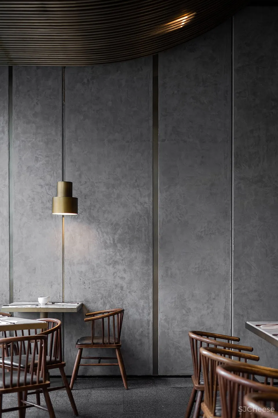 高桌子低板凳面馆·成都 / 大麦设计