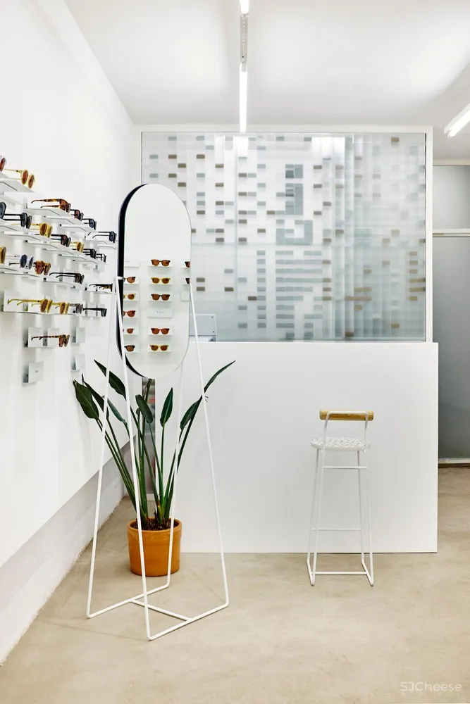 Tavares Duayer Arquitetura | 巴西与浮动画廊结合潮流眼镜店 Zerezes