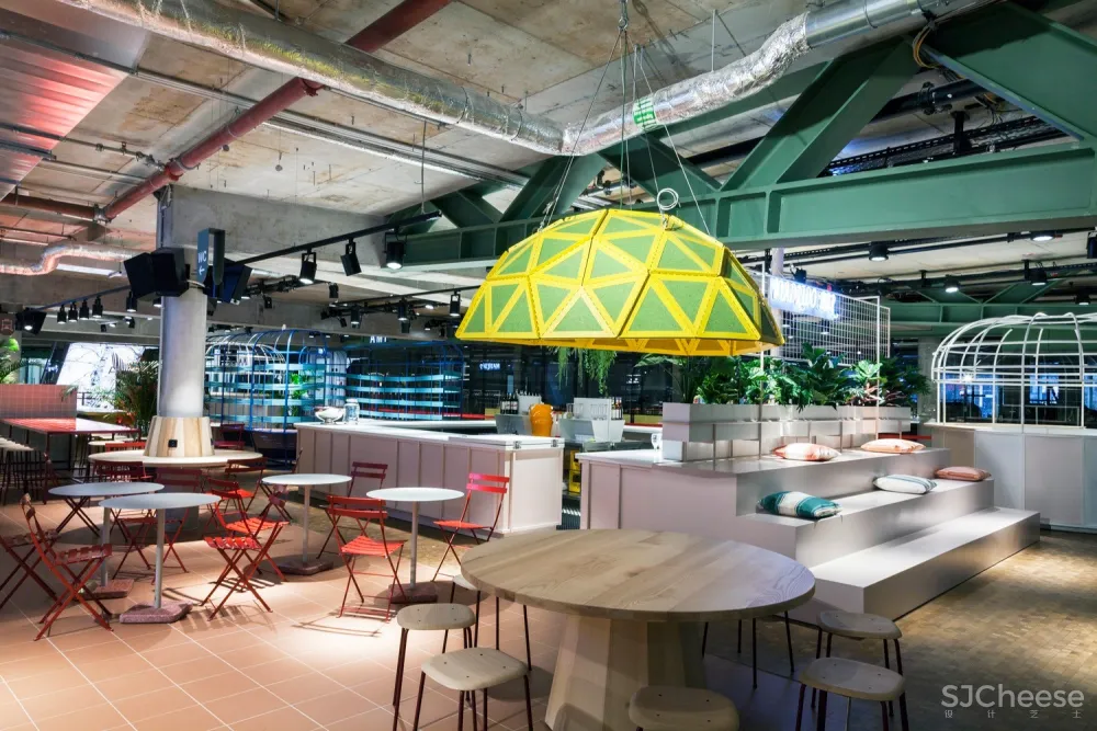 Kantini in Bikini Berlin / Studio Aisslinger