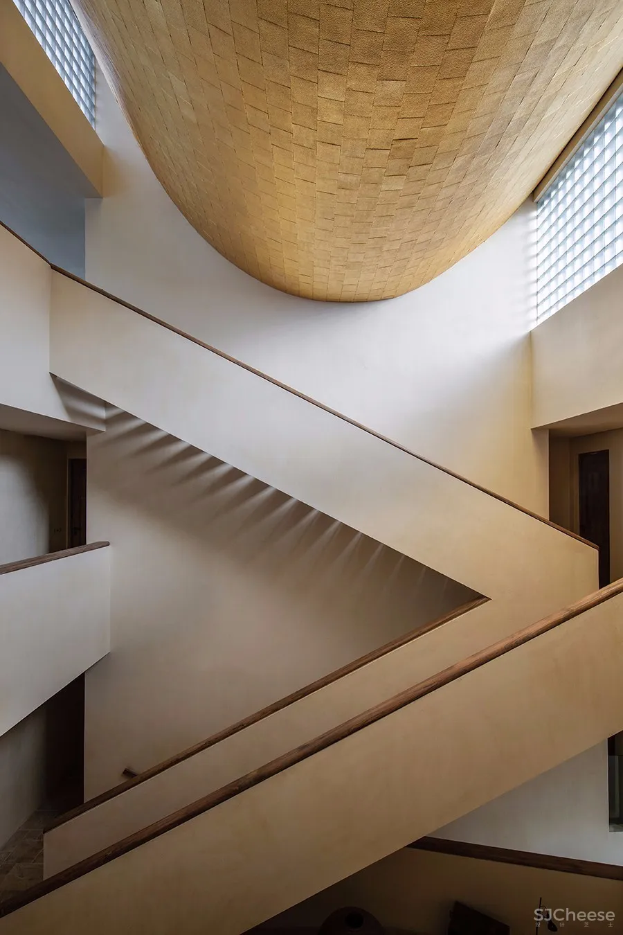 在世界尽头,为凝望辟一扇理想的“窗”| 既下山·梅里酒店