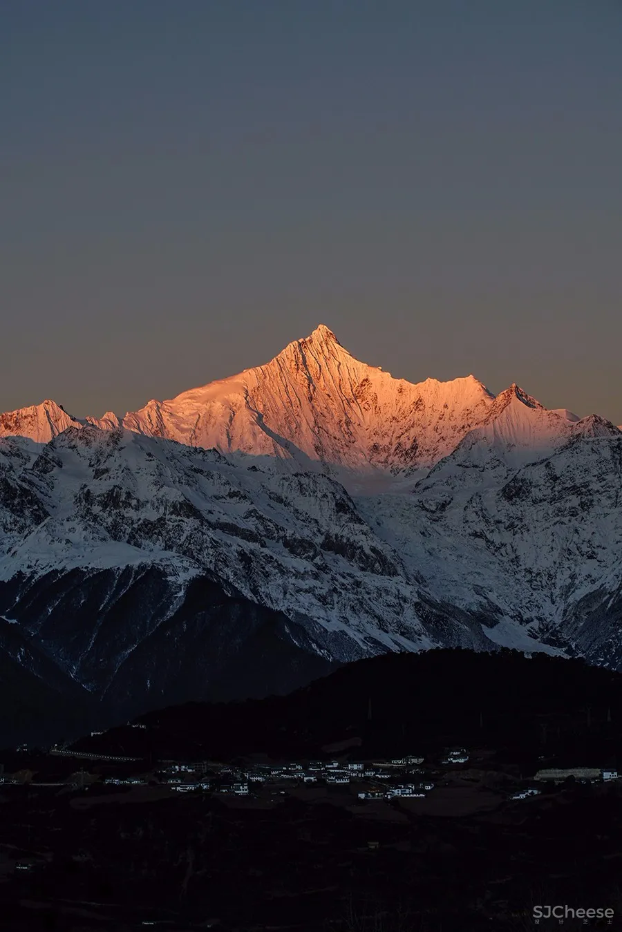 在世界尽头,为凝望辟一扇理想的“窗”| 既下山·梅里酒店