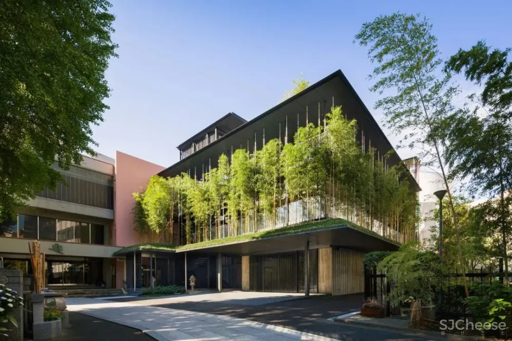 他在闹市中建了一个寺庙,用水晶做围墙,斩获设计大奖