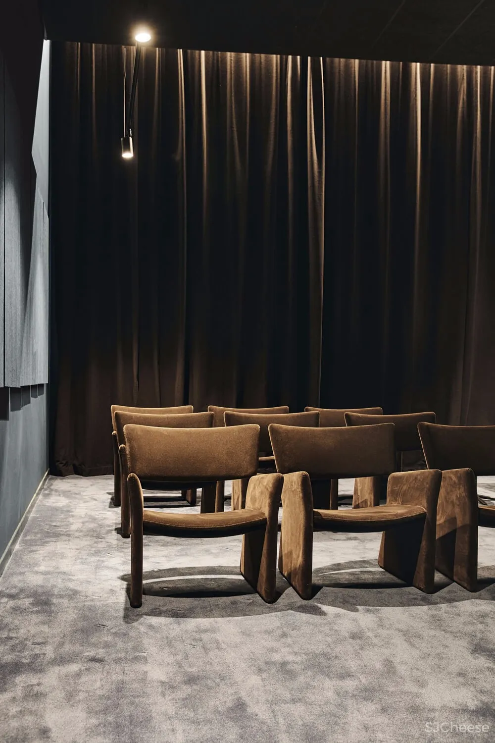 bob the robot | 厂房改造之芬兰广告公司