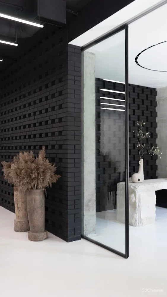 首发 | Yakusha Design & Architecture Studio：兼顾多重工作的创意空间 YA VSESVIT 首