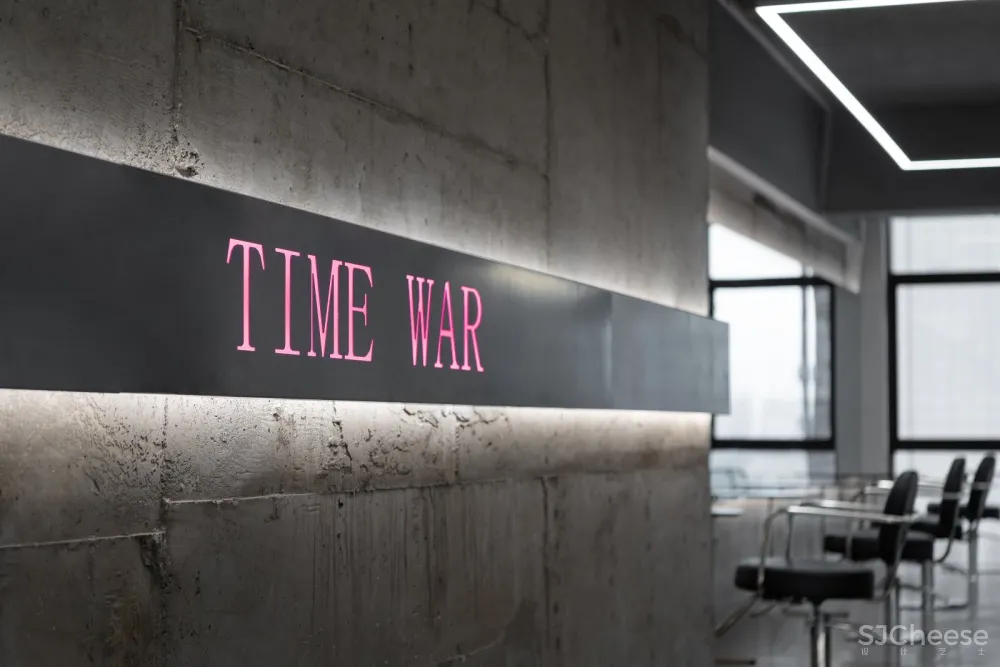 域见设计 YuDesign:TIME WAR糖果·现代工业风理发店设计