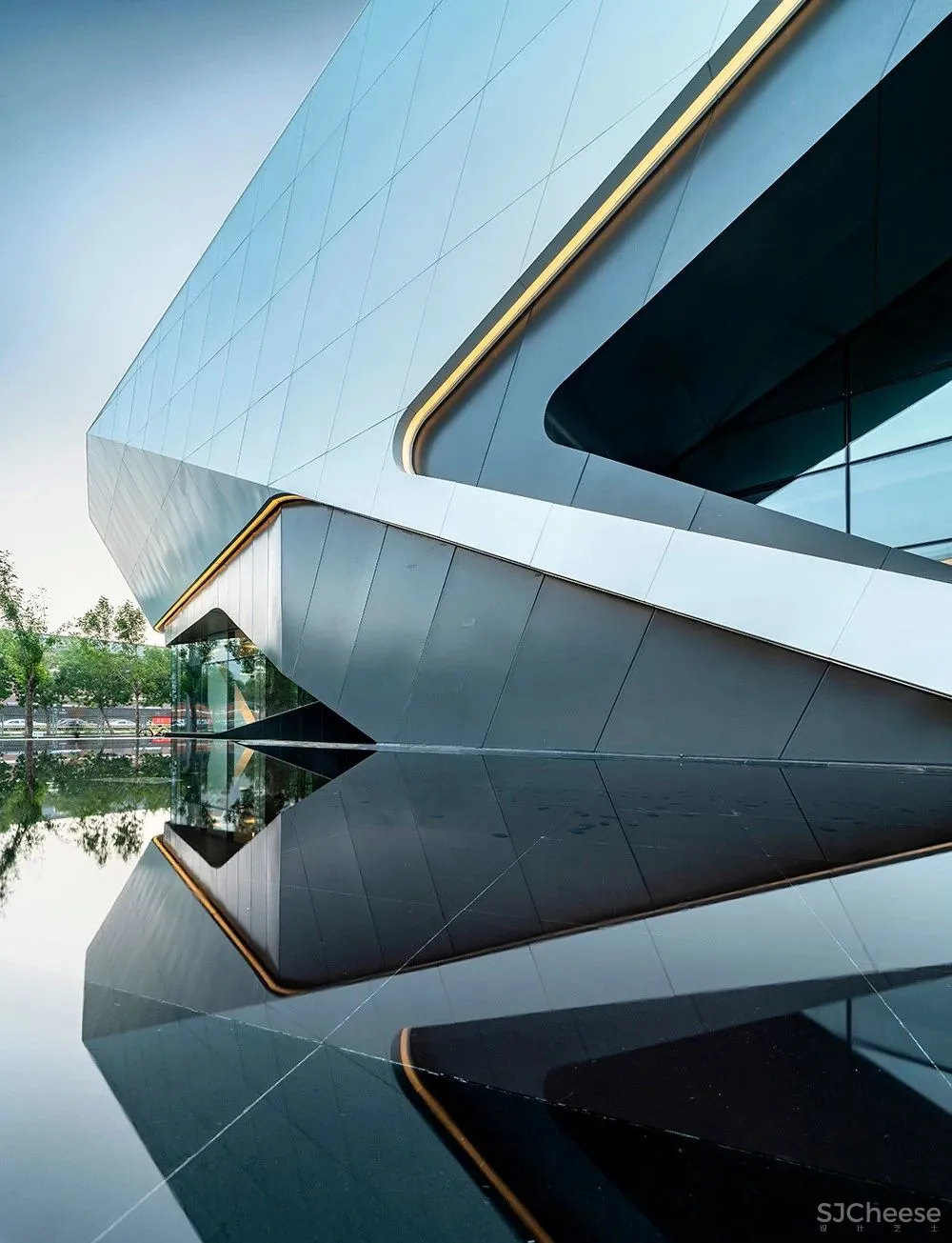 像一艘"未来飞船"的设计作品，太炫了！