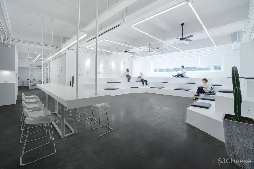 最新 | UDO装饰设计事务所：珠海 iFactory极白研发工坊 首