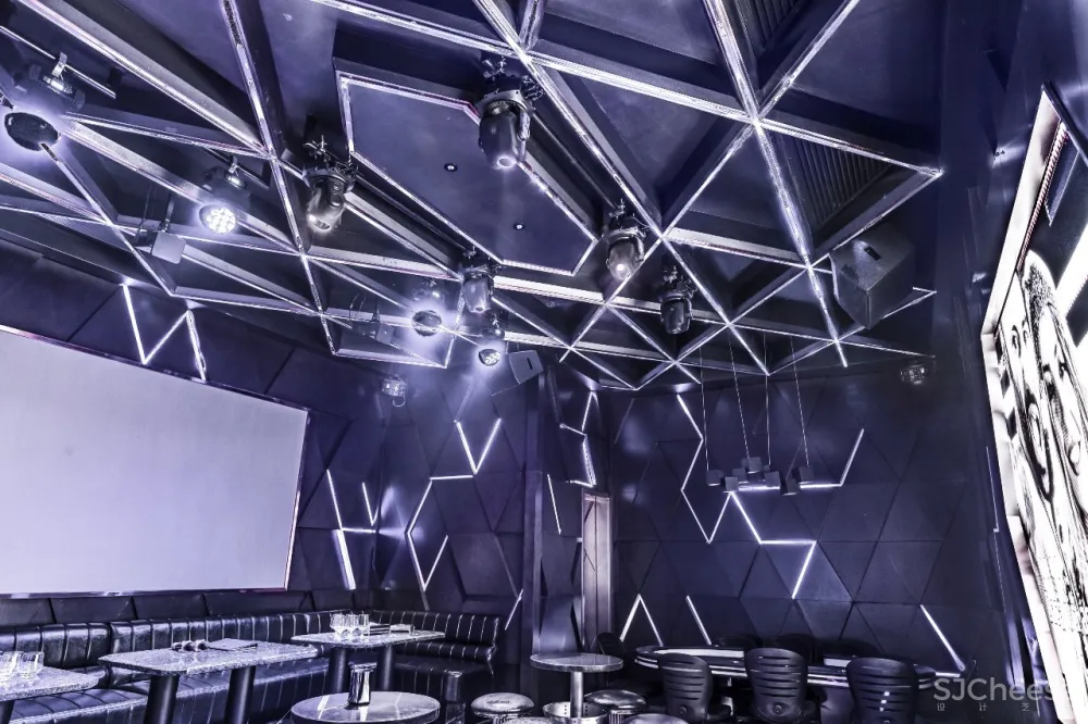 最新 | 新冶组：无锡M-KING KTV概念店 全景式巨幕KTV体验打造“M”娱乐主义新体验