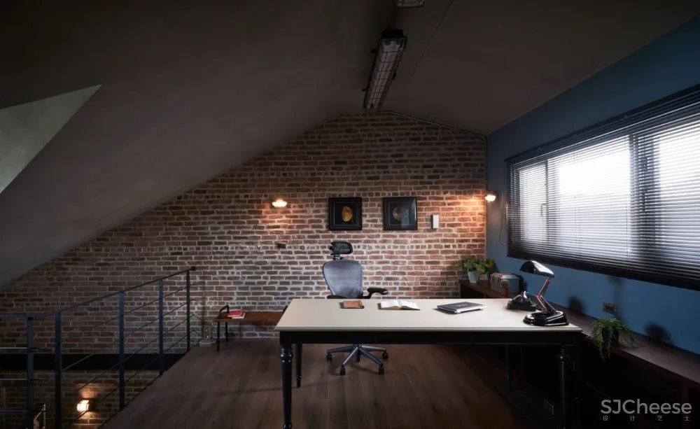 暗黑工业风，阁楼还能这样装？