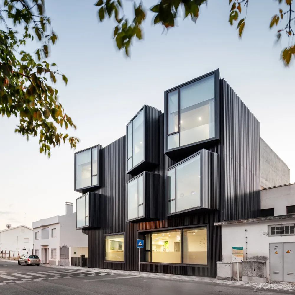 Santa Casa da Misericórdia老年人护理中心，葡萄牙 / Nuno Piedade Alexandre