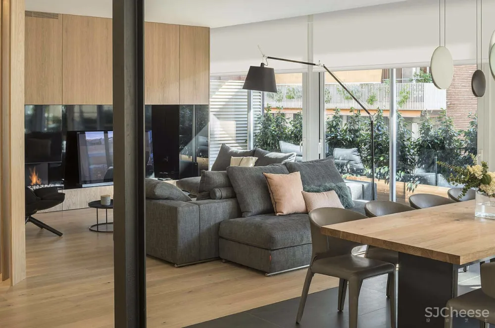 巴塞罗那:如何通过室内设计丨让家庭沟通无碍进行