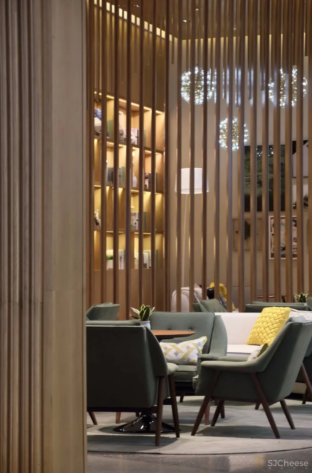 自然与湖居 | 一个亲切、生动的世界