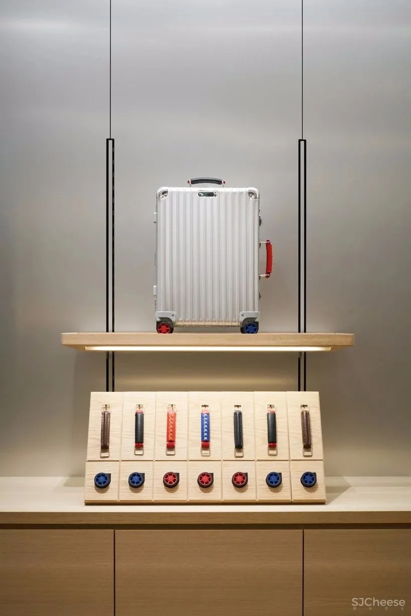 用日本和纸做展示柜丨这间店简直是奢侈品店中的“清流”