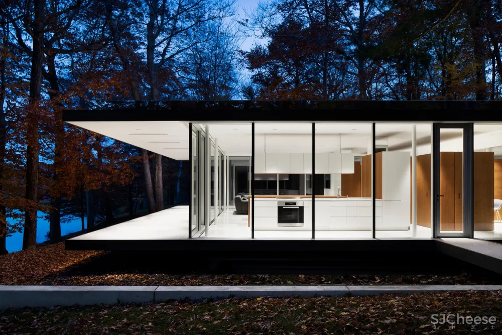 Daoust Lestage:森林中的玻璃住宅 Pavillon du Lac