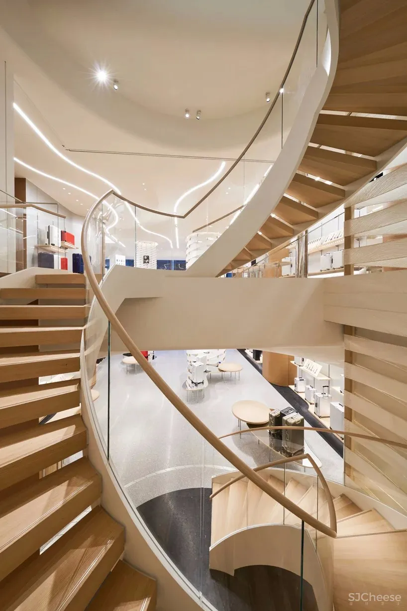 用日本和纸做展示柜丨这间店简直是奢侈品店中的“清流”