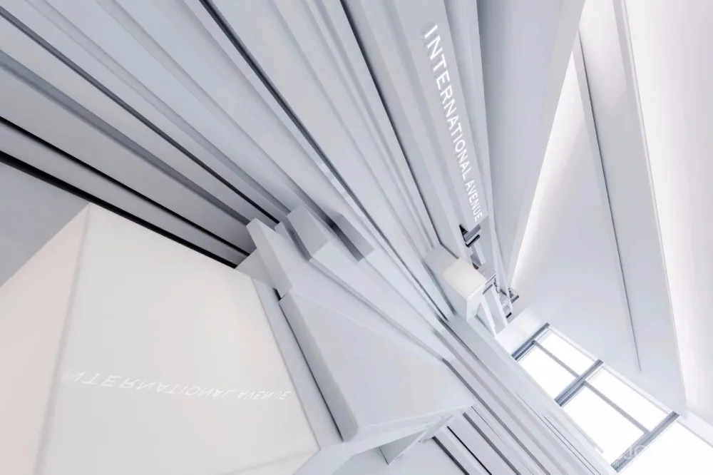 新作 | 极简白,如何打造前卫艺术的国际办公