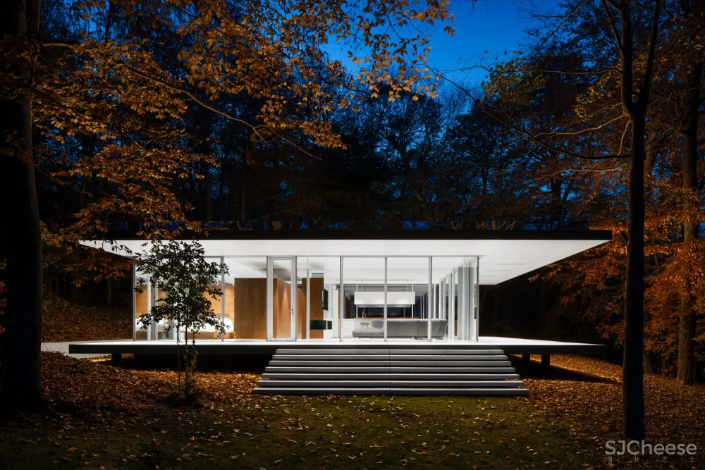 Daoust Lestage:森林中的玻璃住宅 Pavillon du Lac