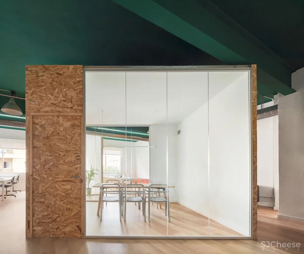 Poblenou Office / estudio COA