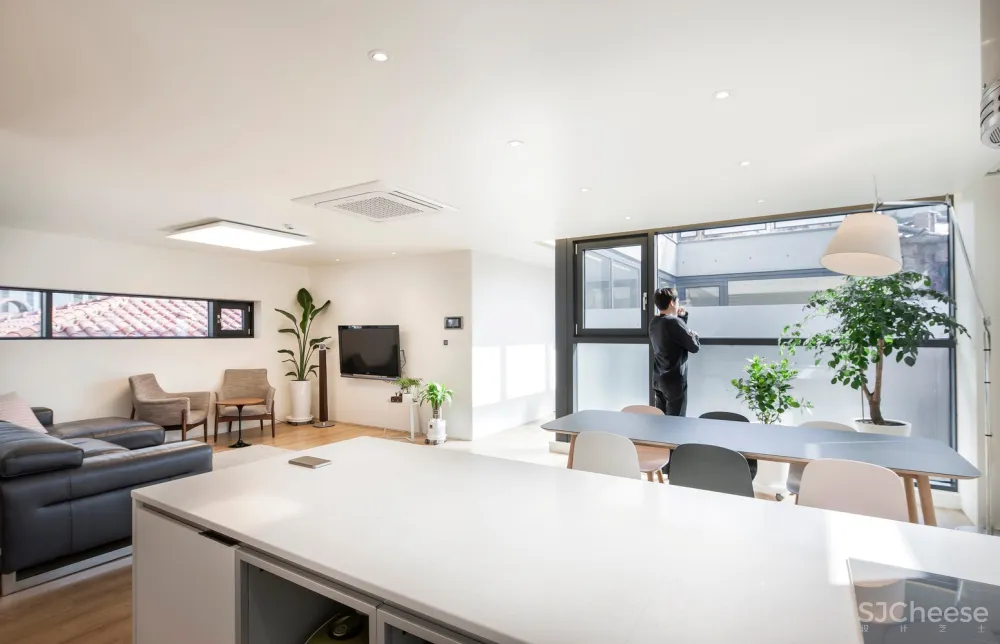 HBA-rchitects:简约的存在 TIRA Office Building