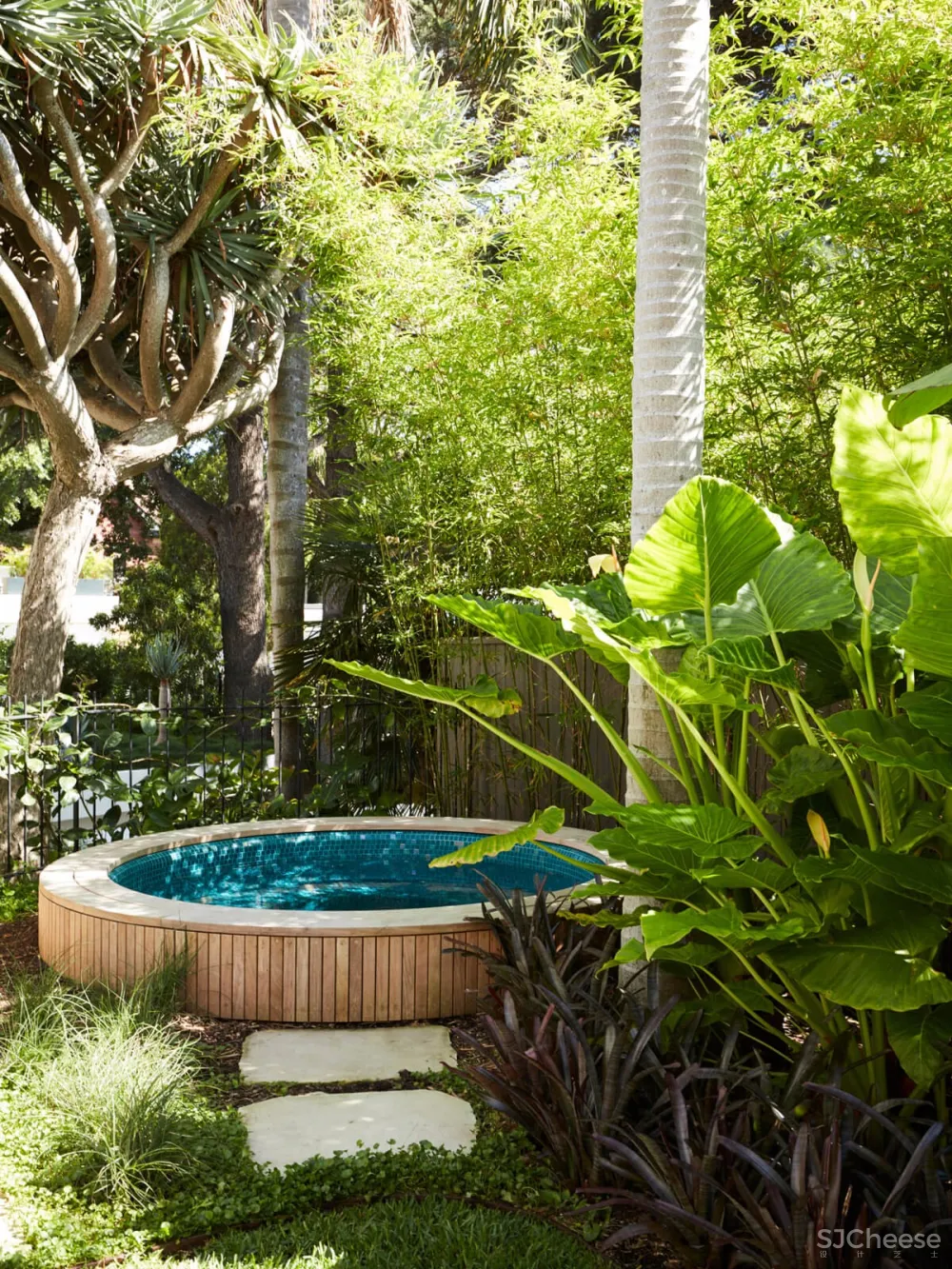 56年前,为了向奥斯卡·尼迈耶致敬所建的白色房子丨如今依然很超前