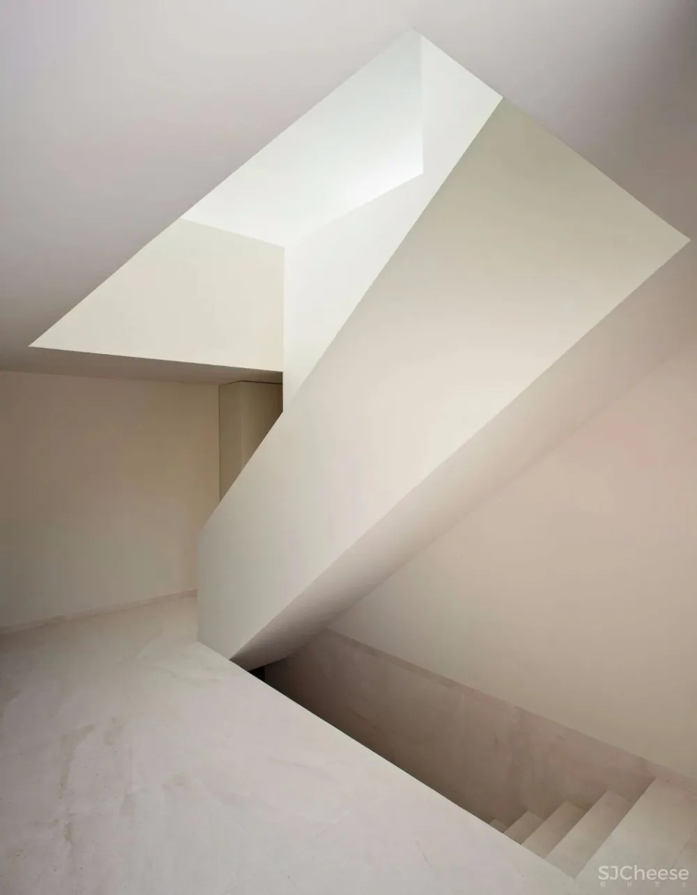 从山里长出来的白色房子丨内部竟是如此惊艳