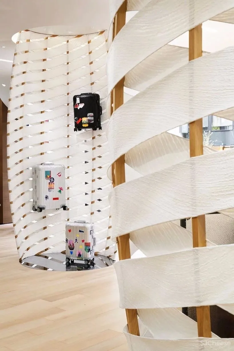 用日本和纸做展示柜丨这间店简直是奢侈品店中的“清流”