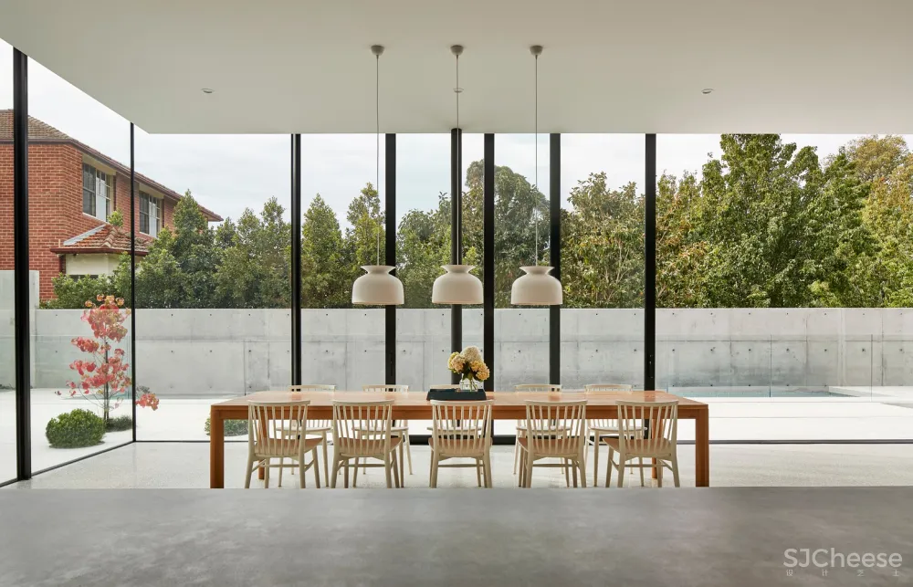 Salmon / FGR Architects