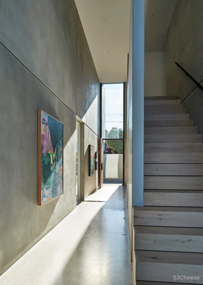 Salmon / FGR Architects