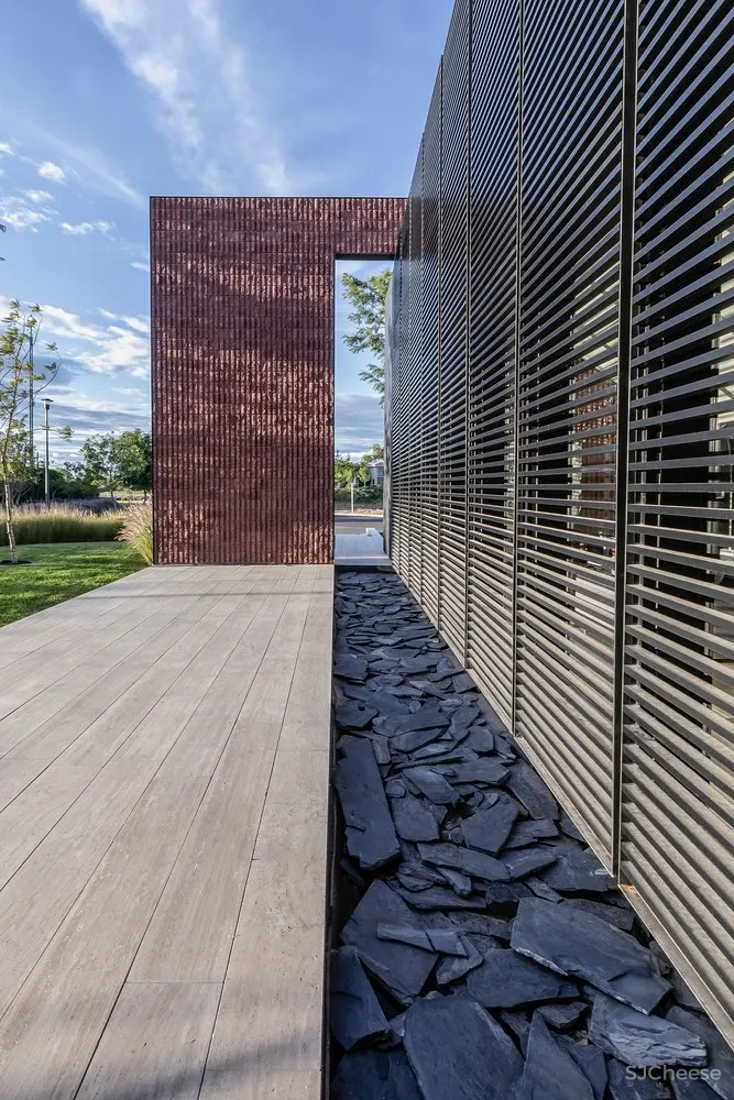 Mariana House / Javier Corvalán + Laboratorio de Arquitectura
