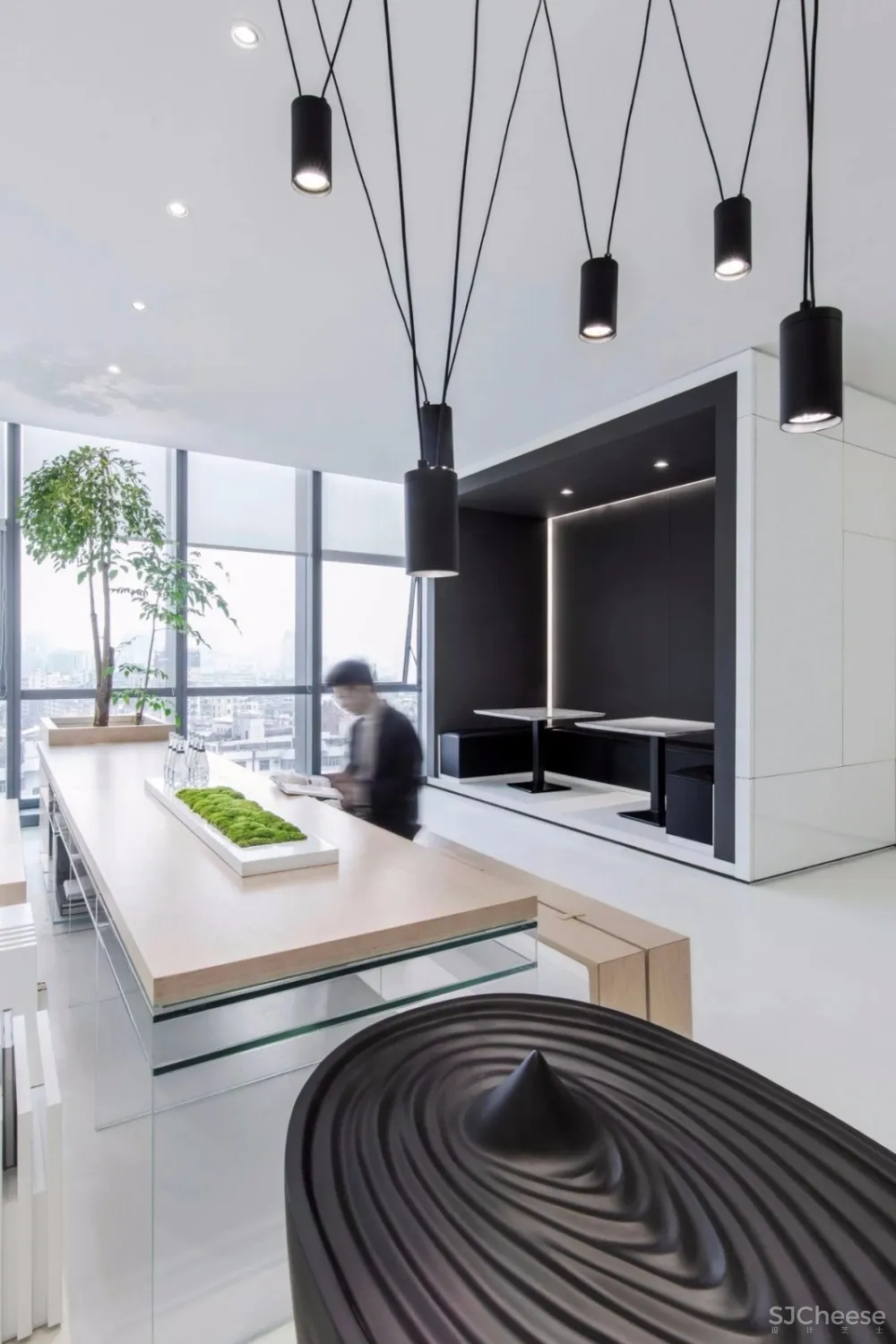 新作 | 极简白,如何打造前卫艺术的国际办公