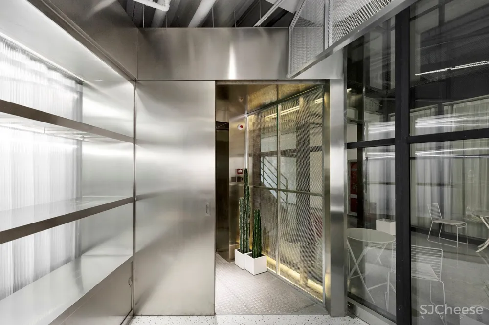 边界卉空间研究所,北京 / 张家赫 – Vanished Hospital