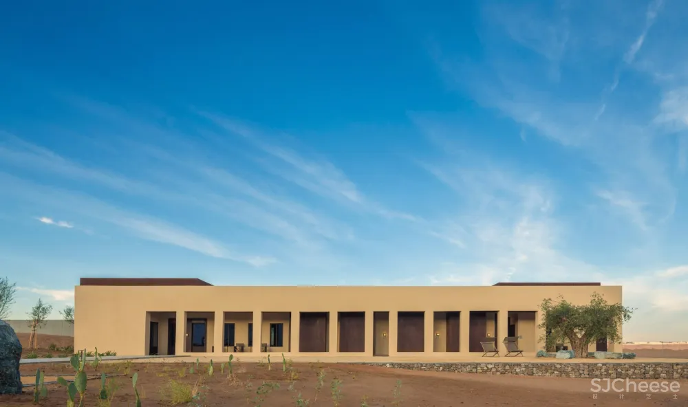 首发 | Anarchitect:Al Faya Lodge 极简沙漠水疗中心和酒店