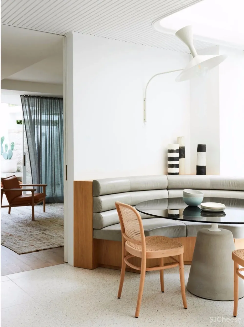 56年前,为了向奥斯卡·尼迈耶致敬所建的白色房子丨如今依然很超前