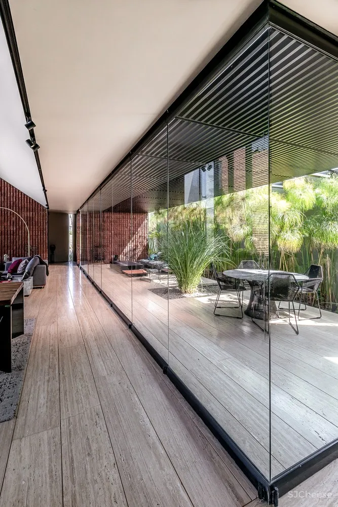 Mariana House / Javier Corvalán + Laboratorio de Arquitectura