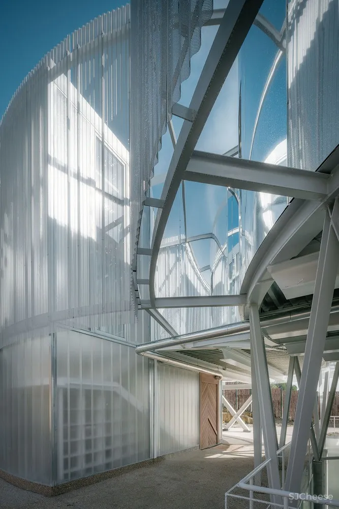 Tobogan House / Z4Z4 AAA